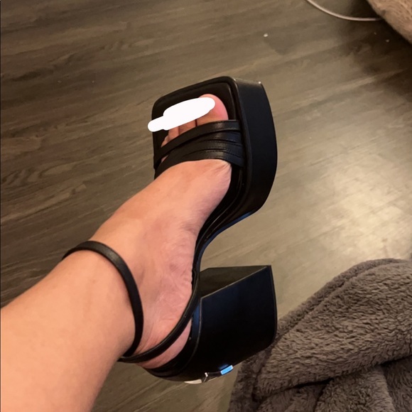 Naked Wolfe Jada Black Leather Heels - Picture 2 of 2